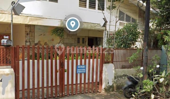 2-Story House with Spacious Parking in Slipi
