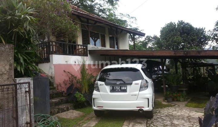 Rumah Lama Hitung Tanah Saja di Ciumbuleuit Dekat Unpar