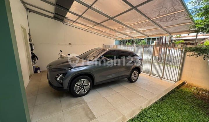 Minimalist House New Building Ready to Occupy 2 Floors in Turangga