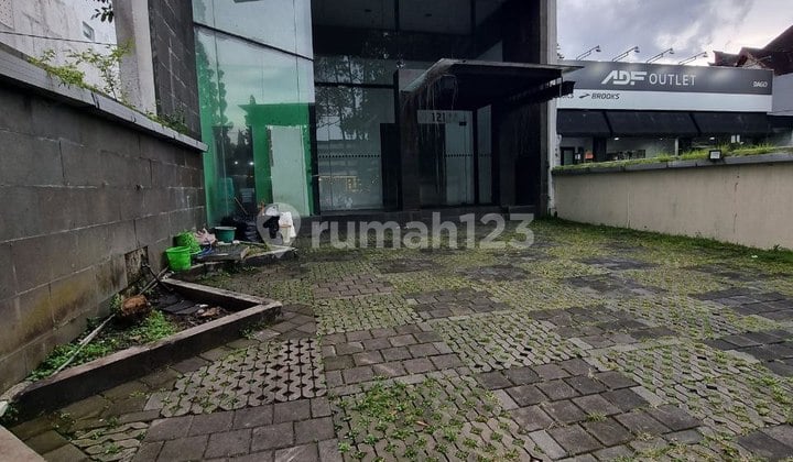 Ready-to-occupy shophouse suitable for an office, main road access in Dago.