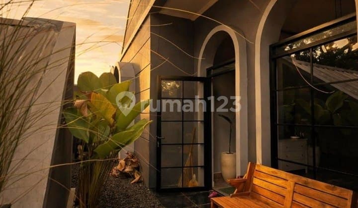 Rumah & Cafe di Mainroad Burangrang Minimalis Modern