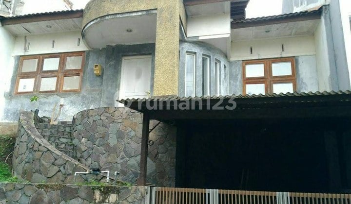 Rumah Minimalis di Komplek Setiabudi Regency