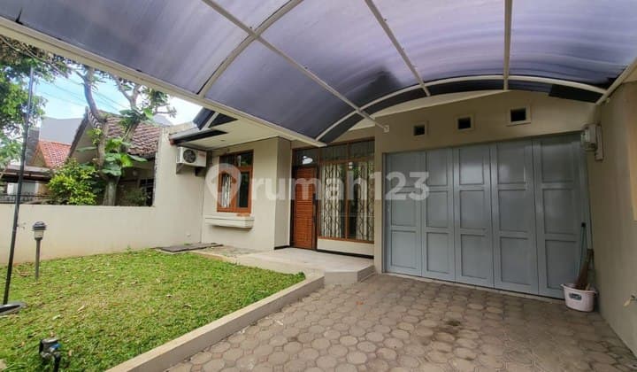 Ready-to-Occupy Minimalist House in a Strategic Location at Batununggal