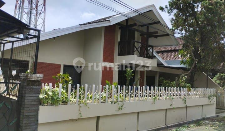 Rumah Tinggal Minimalis Terawat Dalam Komplek Cikutra