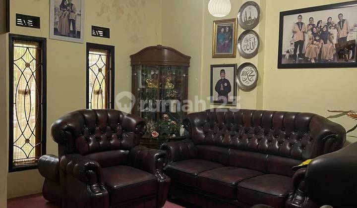 Rumah Lama Minimalis Siap Huni di Komplek Antapani