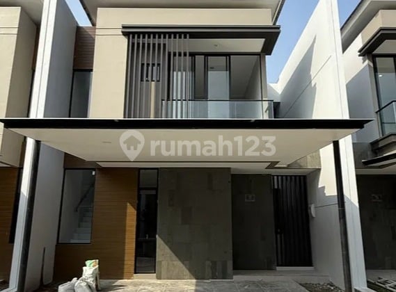 Hunian Mewah Rumah Brand New Pik 2 Kuningan Village 4+1 BR, Ready