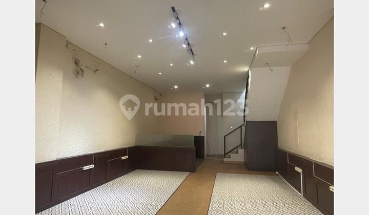 Rukan Excluisve Bgm Uk 5X15m Rapi, Row 5 Mobil Cocok untuk Office