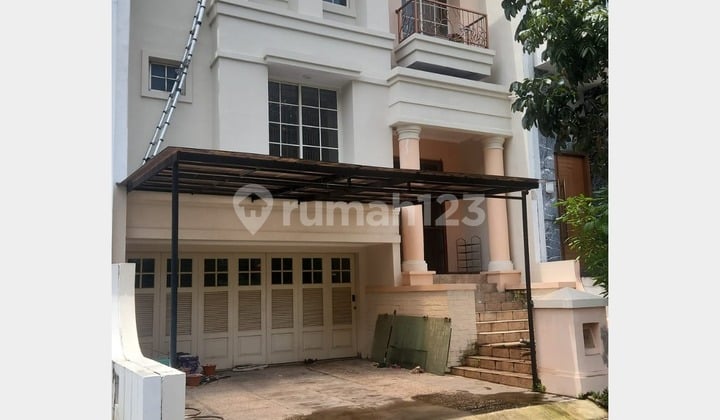 Rumah Bgm Pik 1 Cluster Kenari Golf 4+1 KT Furmished Dekat Pasar