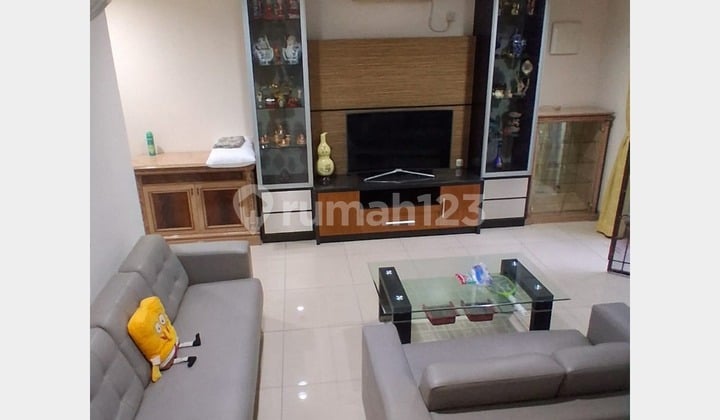 Rumah Bgm Pik 1 Cluster Kenari Golf 4+1 KT Furmished Dekat Pasar