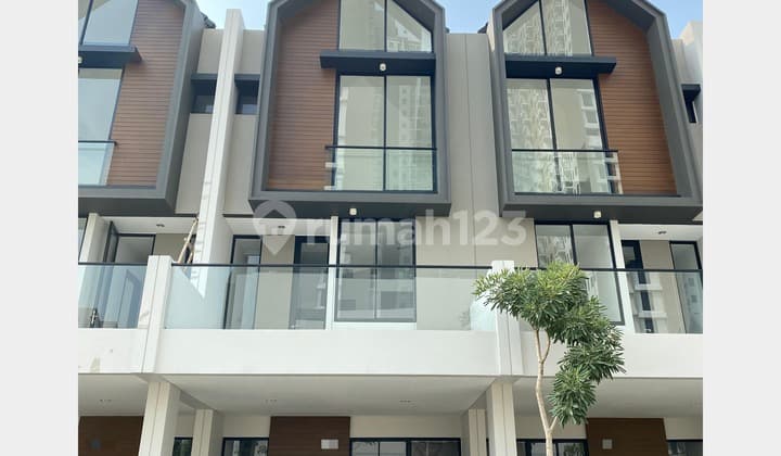 Disewakan Rumah Pik 2 Type Luna 5X10m 3 Lantai Brand New Termurah