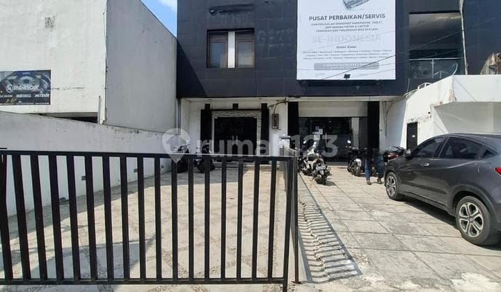 Luxury 2-Story Shophouse in Kesehatan Raya Bintaro