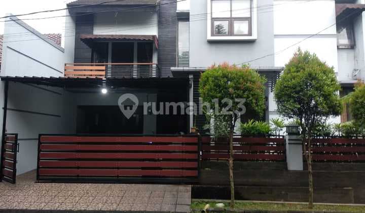 Rumah Besar di Komplek Camar Bintaro Sektor 3