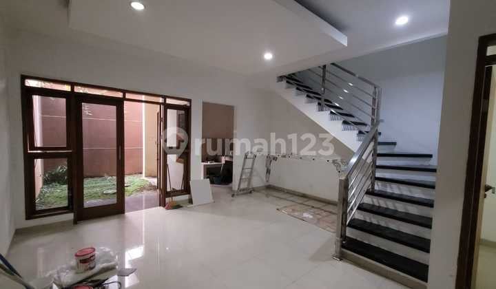 Rumah Minimalis 2 Lantai Sayap Buah Batu 1 Arah