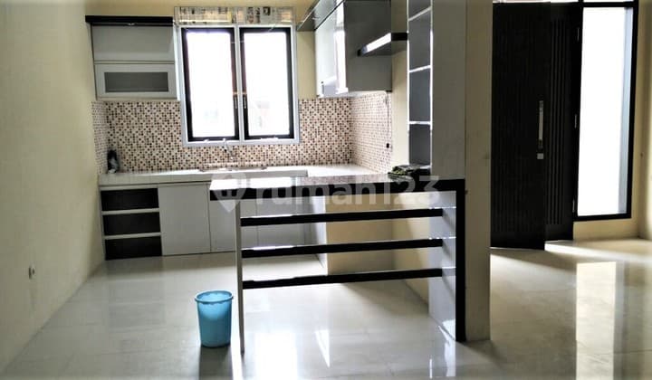 Sayap Srimahi, Bangunan Minimalis Terawat