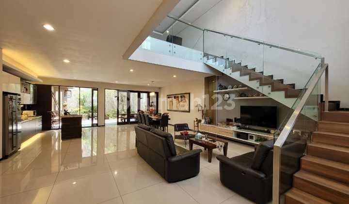 Turun Harga! Luxury Home At Setra Duta, Bandung