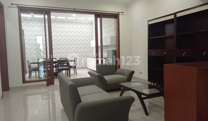 Rumah 3 Lantai Bagus Furnished di Setra Duta, Bandung