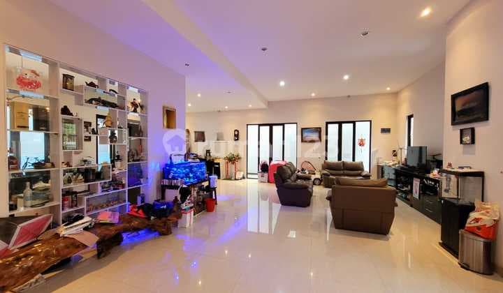 Modern Minimalis Home At Setiabudi Regency