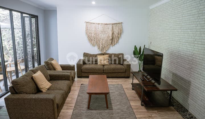 Rumah 2 Lantai Bagus Furnished Setiabudi Terrace