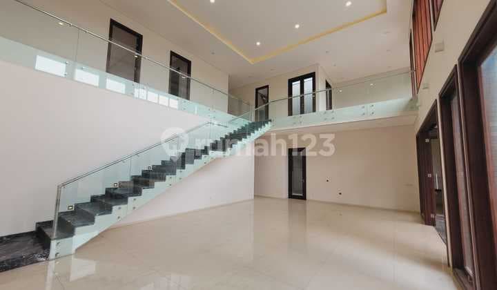 Luxury Home At Setra Duta, Bandung