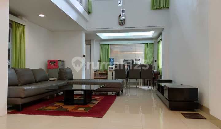 Rumah Lux 2 Lantai Bagus di Setra Sari, Bandung