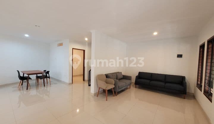 Rumah, 2 Lantai, di Setra Duta Design Minimalis