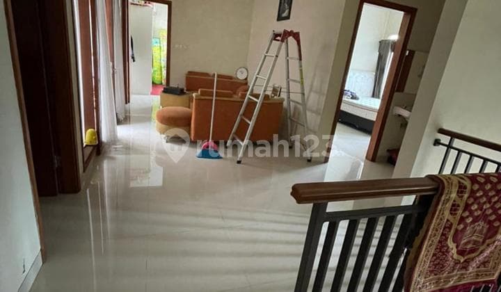 Rumah 2,5 Lantai Lembang, Dekat Liwet Asep Stroberi