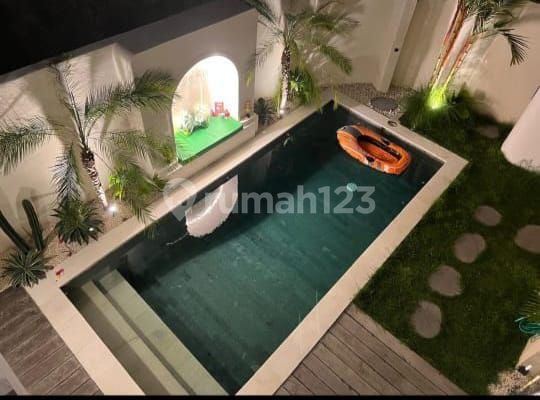 Modern Villa Kerobokan Ready Unit Fully Furnished Bonus Pool