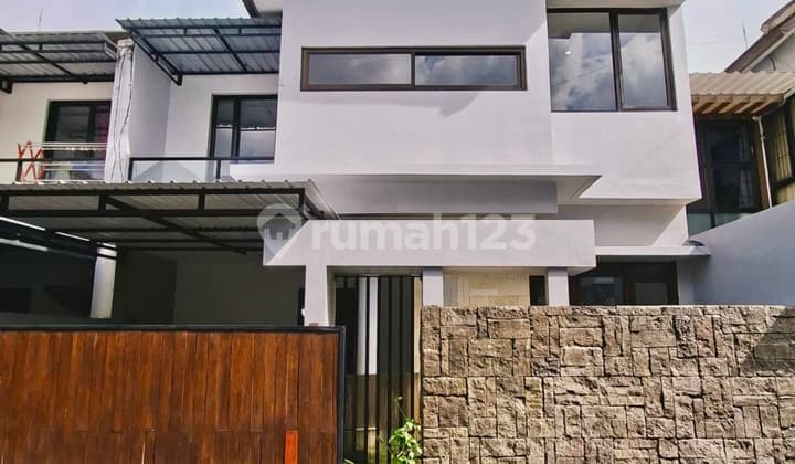 Strategic Residence Renon Denpasar, 2 Floors One Gate System