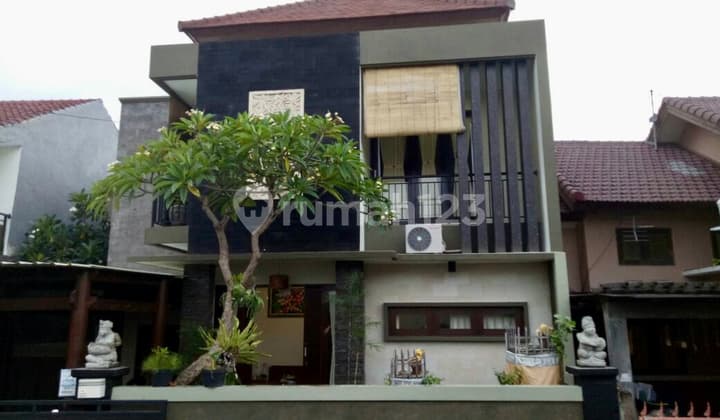 Rumah 2 Lantai Renon One Gate System, 5 KT, Garasi 2 Mobil