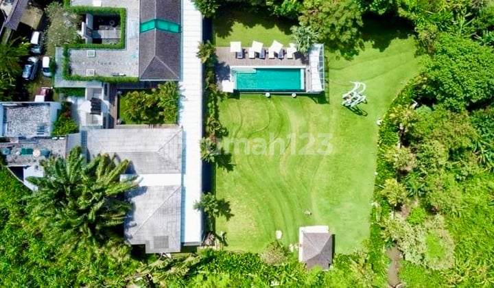 Luxury 6Br Villa For Rent In Canggu - Pool & Yoga Area