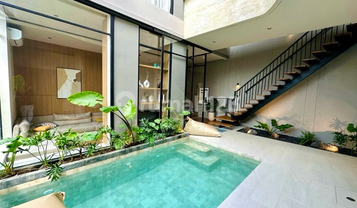 Villa Mewah Modern dengan Jacuzzi di Canggu