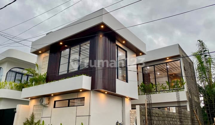Modern Villa Baru Furnished dengan Kolam Renang | Tumbak Bayuh