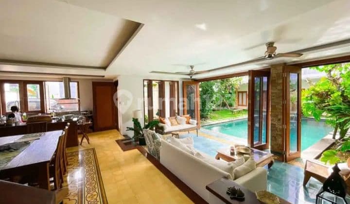 Luxury Villa Umalas Dekat Canggu Bonus Furnish