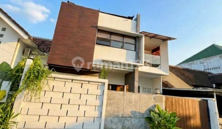 Modern Minimalist Townhouse in Kerobokan | 3 BR | Freehold Title | Ready to Occupy