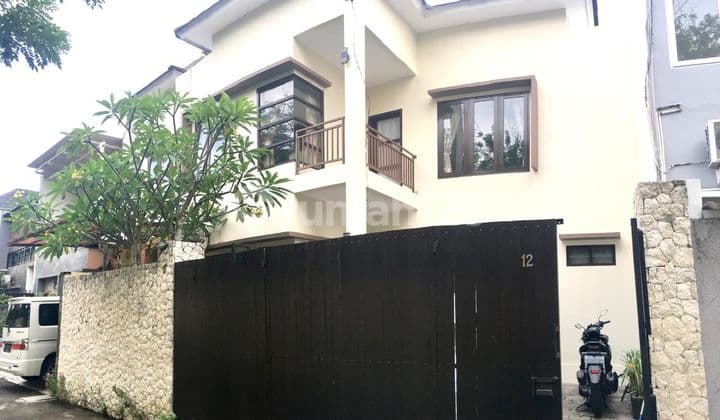 Private Villa 2 Lantai Di Nusa Dua Freehold