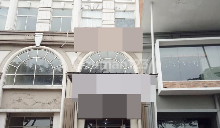 Ruko Crown Lokasi Strategis Hadap Jalan Raya, Siap Pakai