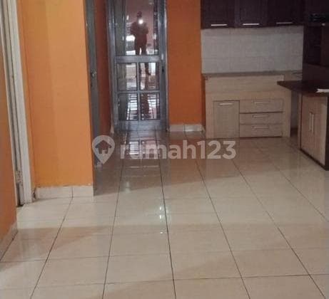 Rumah Di Town House City Resort Jakbar Strategis