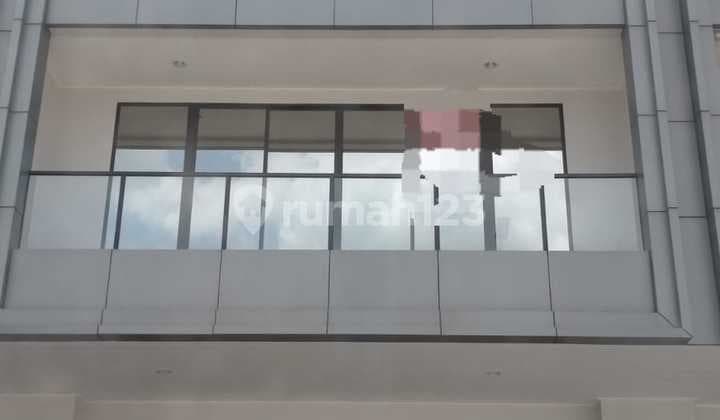 Ruko 3 Lantai Siap Pakai di Pik 2 Bolevard Ebony Tangerang