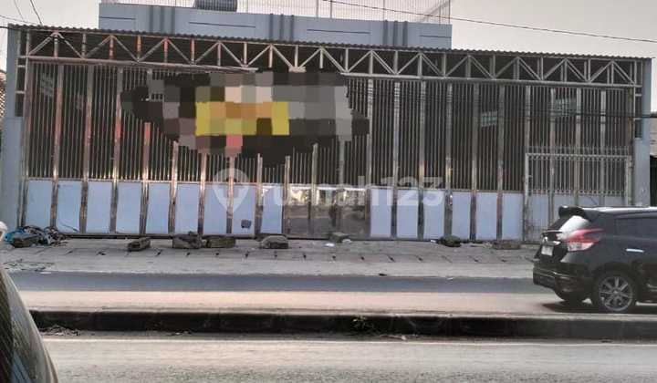 2.5-Story Shophouse in Bekasi, West Java, Strategic Location, Negotiable. 2.5-Story Shophouse in Bekasi, West Java, Strategic Location, Negotiable.