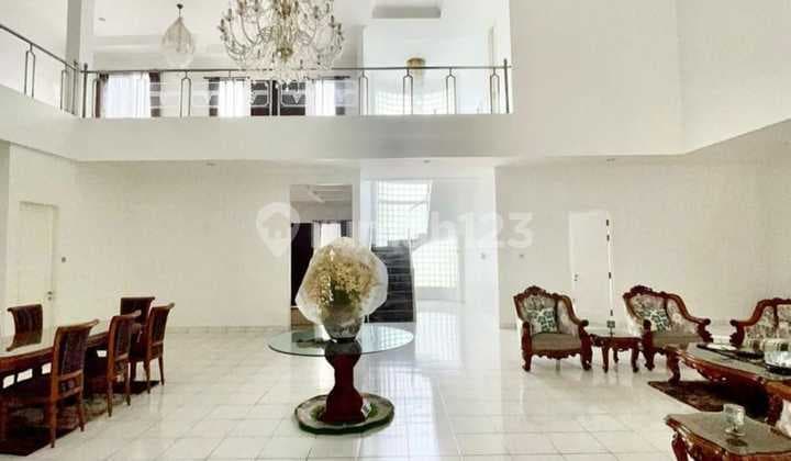 Rumah di Kav DKI 2 Lantai Jakarta Barat Semi Furnish