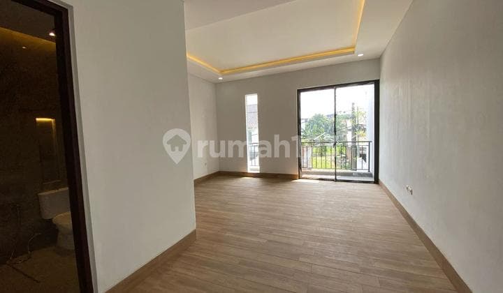 Rumah Siap Huni di Kav DKI Meruya Utara Jakarta Barat Strategis