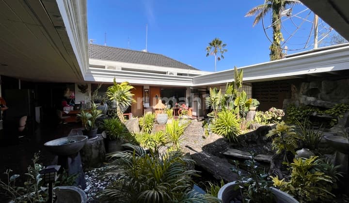 Rumah dijual di Raya Diponegoro Pusat Kota Surabaya, Sangat Strategis