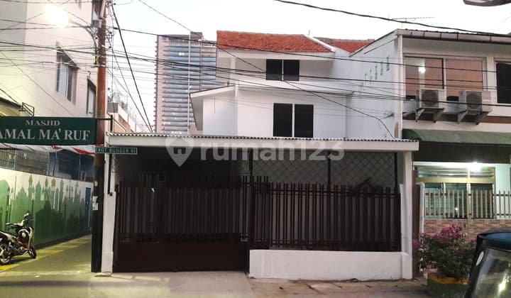 House in Pasar Baru, Central Jakarta, Newly Renovated, Very Strategic