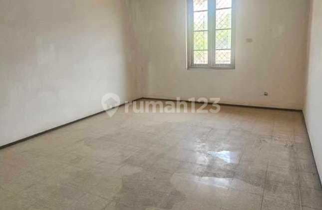 Cheap House for Sale in Dukuh Kupang Timur. Near Ciputra World
