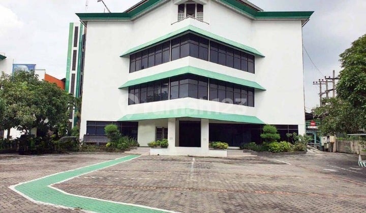 For Rent Ex-Campus Building Ready to Use Nginden Semolo, Semolowaru