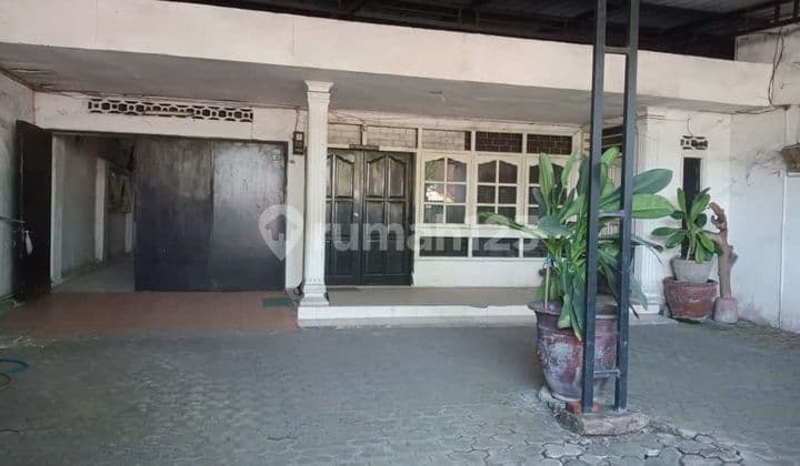 Dijual Rumah Usaha Pusat Kota di Jalan Sulawesi, Surabaya