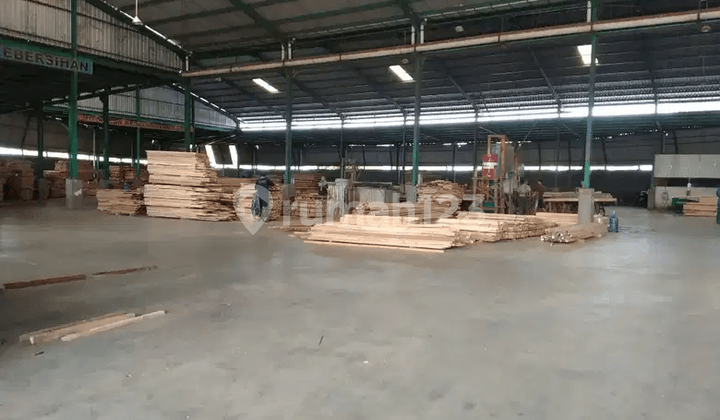 Warehouse / Factory for Sale, Land Included, in Gunung Gangsir, Pasuruan.