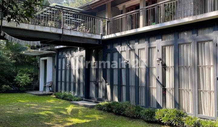 Dijual Villa Mewah Furnished Cocok untuk Investasi Area Lembang