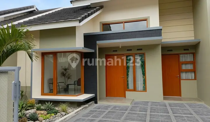 Cheap Ready-to-Occupy House in a Complex in Ciganitri, Bandung