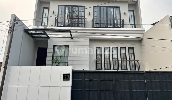 Rumah Bagus Semi Furnished SHM Bogor Tengah, Bogor